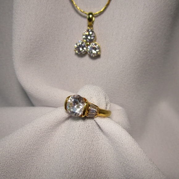 Fashion Jewelry Jewelry - 💎Host Pick💎 Large CZ Stone Ring and Pendant Set